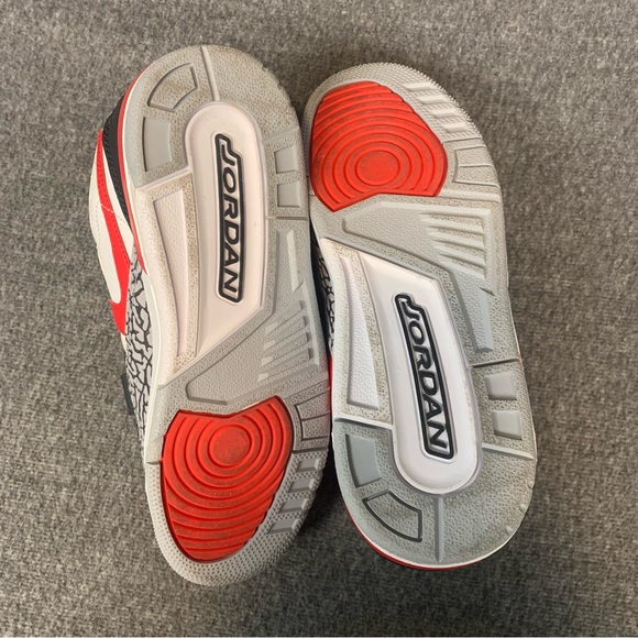 Nike Boys Jordan Legacy 312 Low GS 'Fire Red' 5.5Y - Picture 6 of 11